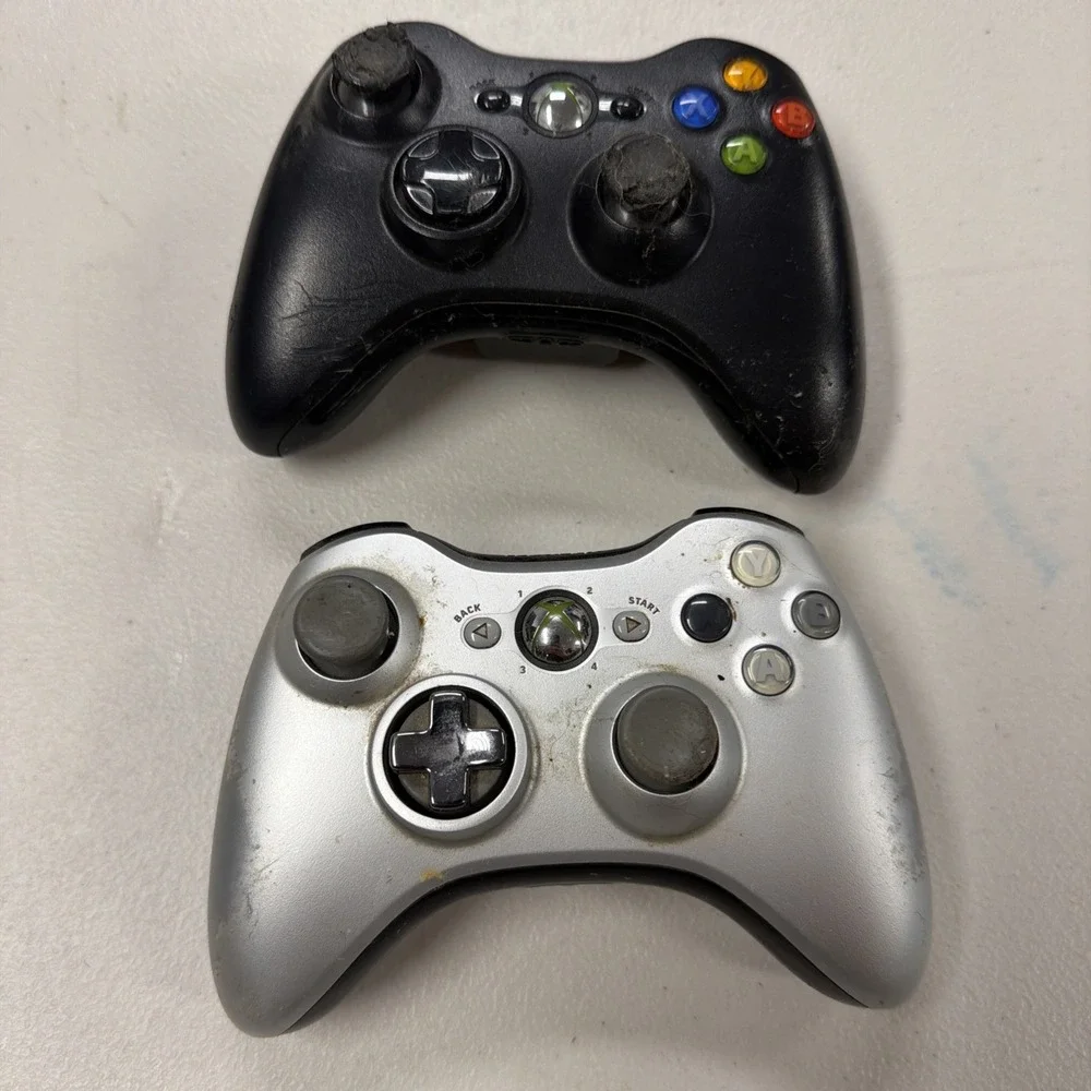 2 Genuine Microsoft Xbox 360 Wireless Controllers OEM Silver Elite And Black
